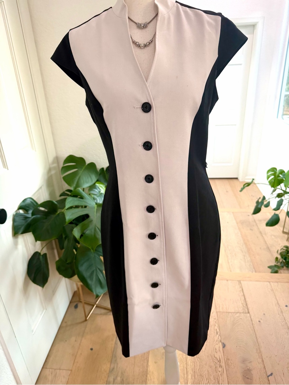 Calvin Klein Black and Cream/Grayish Button-Front Midi Dress Size 4 Medium
